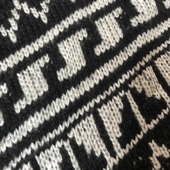 NEW Heart n Crush Black White Boho Aztec Geometric Knit Fringe Pocahontas Poncho - Picture 5 of 8